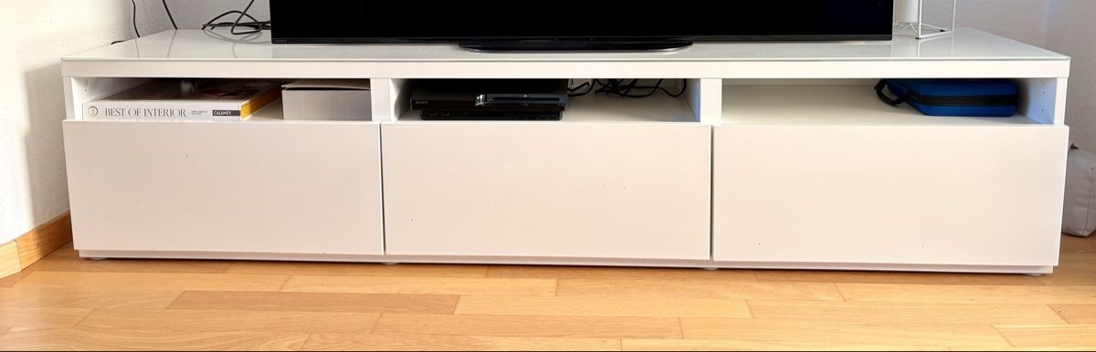 Ikea Mobili TV: IKEA Besta TV Lowboard – Usato da Thalwil venduto da Sondejul