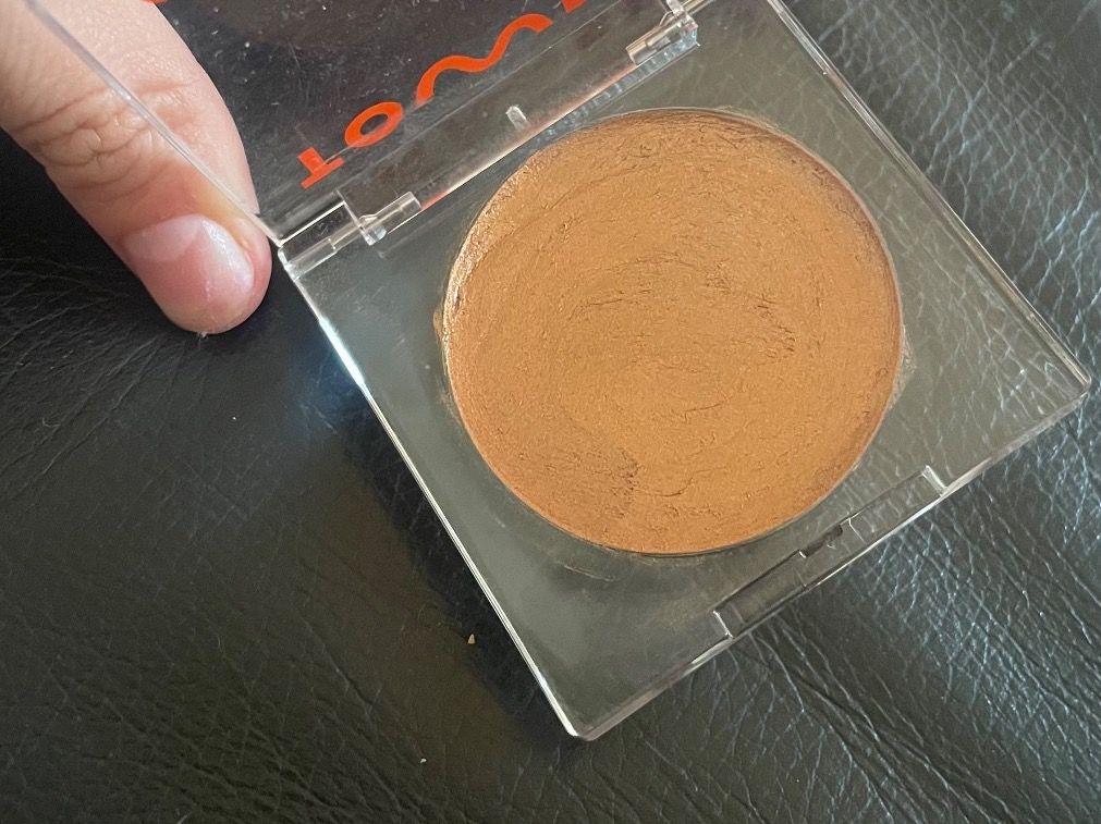 Make-up: Tower 28 bronzino – Gebraucht aus St-Gingolph von Ynatka 1
