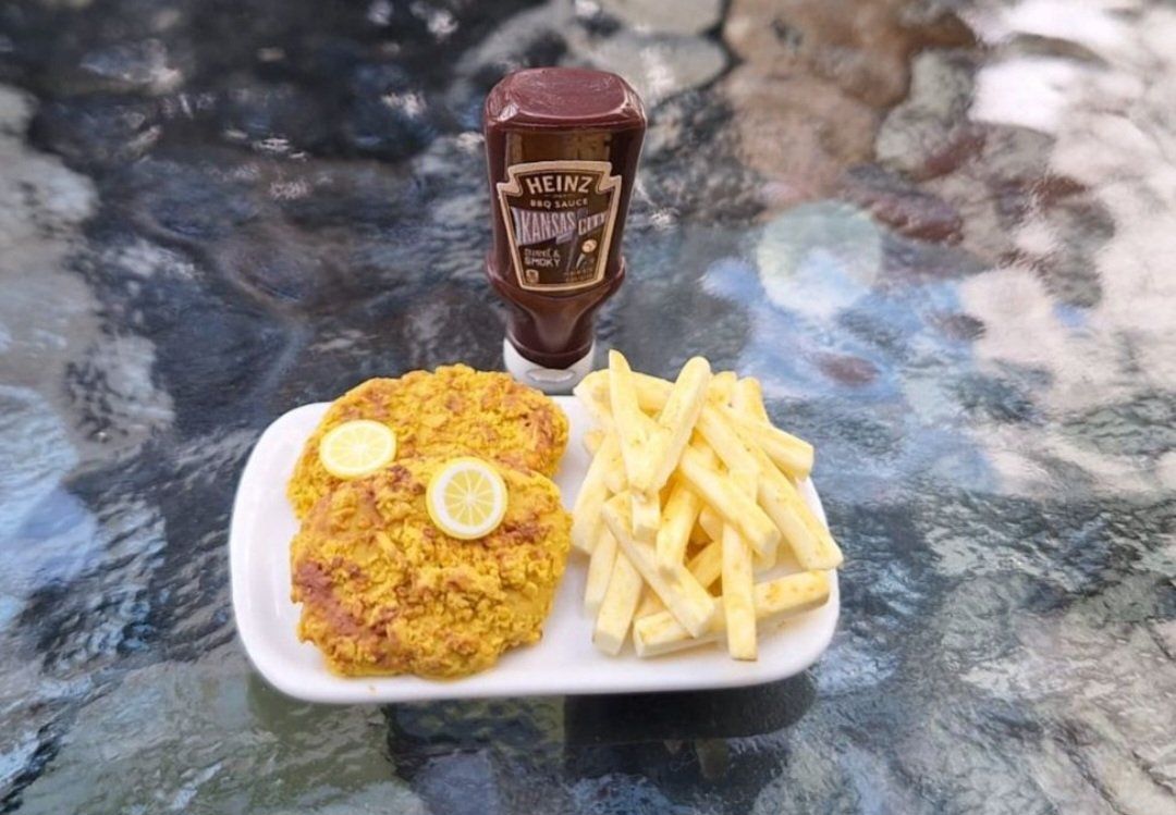 Case e mobili per bambole: Puppenhaus Schnitzel Pommes Teller – Nuovo (secondo la descrizione) da Zürich venduto da HandmadeTinyFood 2