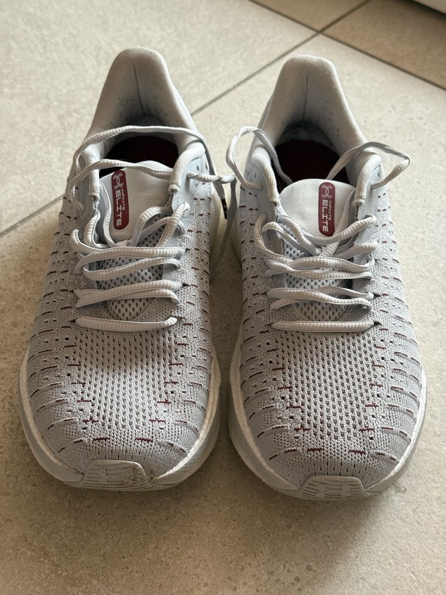 Scarpe da uomo: Under Armour Infiniti  Grösse Nr. 44 – Usato da Dübendorf venduto da diamondmanager 1