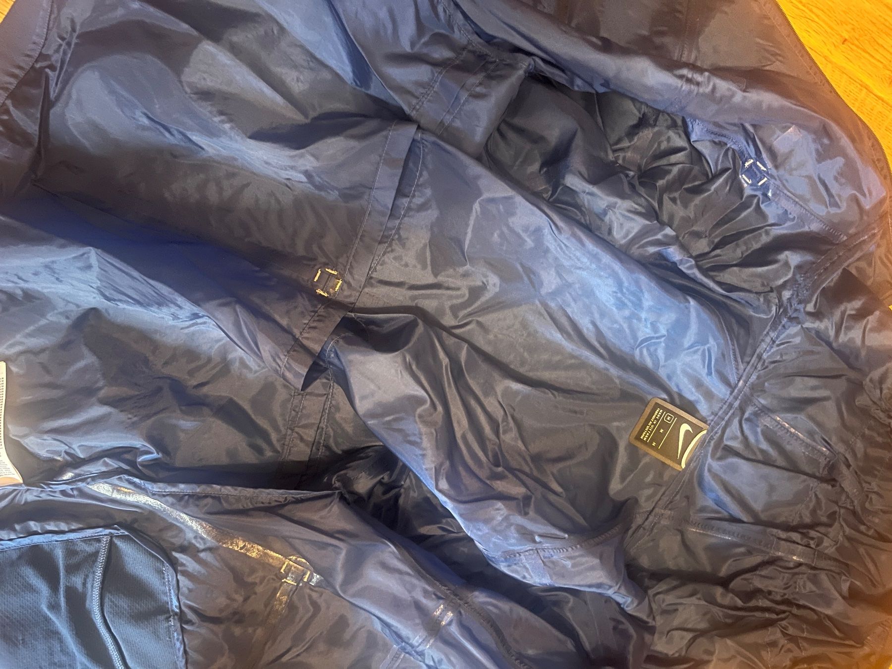 Nike Vestes: Nike-Windbracker – Neuf (Voir description) à Winterthur par nevaschnee 2