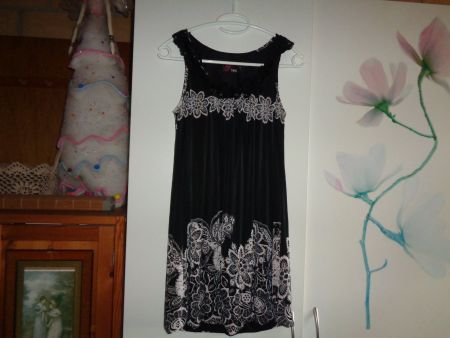 *** Sommerkleid *** mit Spitze um den Hals / von Yumi