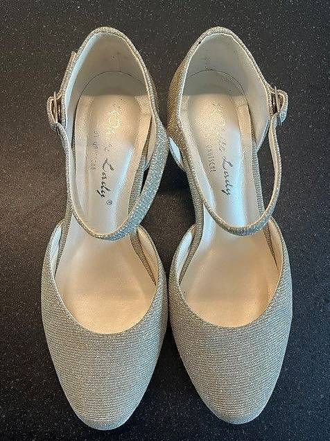 Scarpe da donna: Schuhe festlich – Usato da Gränichen venduto da Gora4