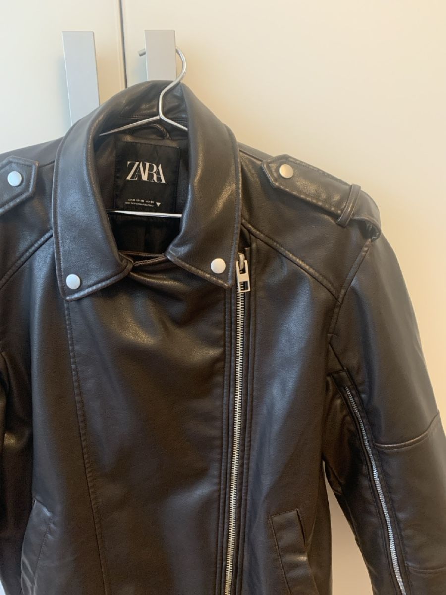 Zara Giacche: Zara Kunstlederjacke, Grösse XS, eher oversize. Top Zustand. – Usato da Wängi venduto da JALE04 3