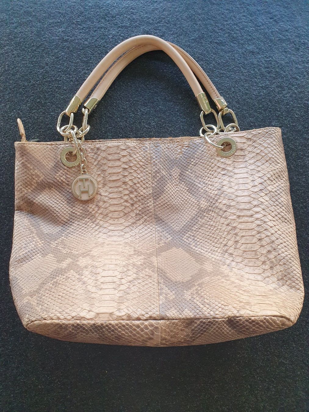 Tommy Hilfiger Sacs femmes: Tommy Hilfiger Leder-Tasche – D'occasion à Altendorf par MiriCaj 2