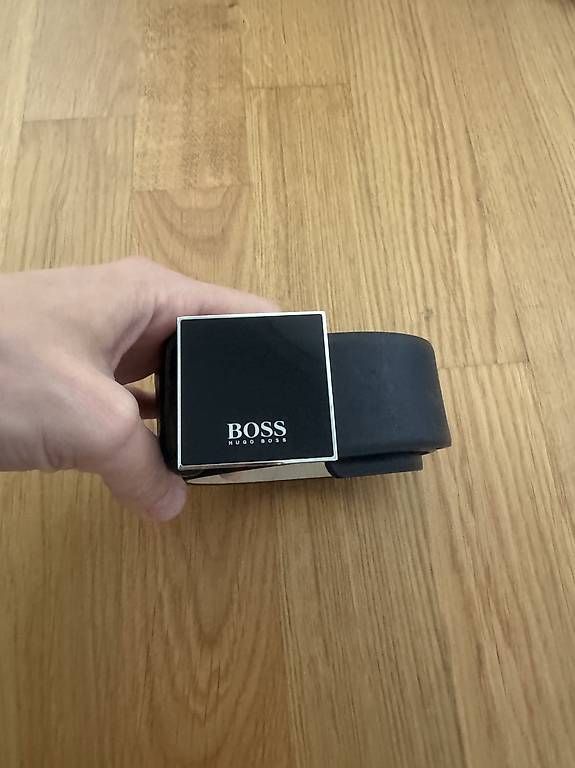 Hugo Boss Cinture: Ledergürtel Hugo Boss Grösse L – Usato da Möriken AG venduto da naza06 1