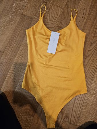 Sonnen gelbes Sommer Body mit Trägern – Grösse xS – Neu!