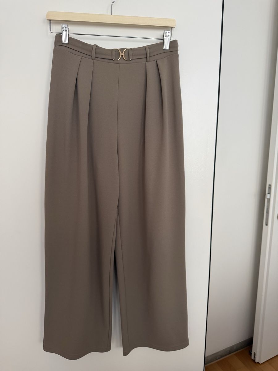 H&M Pantaloni: H&M culottes trousers, size S, Taupe, Spring – Usato da Zürich venduto da jus_sw7l