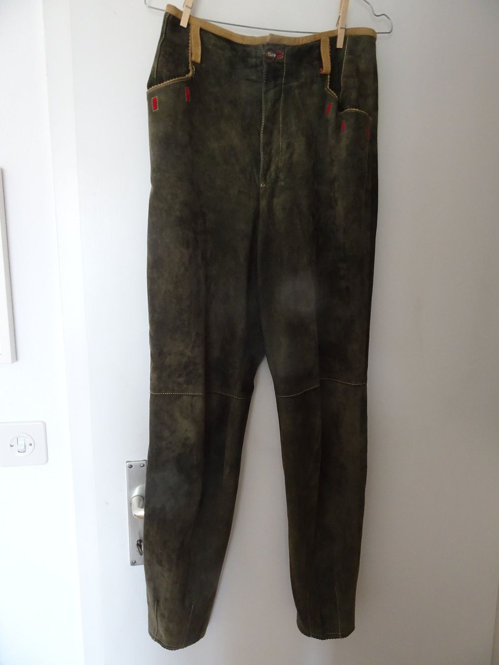 Completi & Tailleur: Wunderschöner Wildleder-Hosenanzug – Nuovo (secondo la descrizione) da männedorf venduto da purzelchen 4