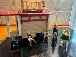 Schleich Wohnwagen mit Zubehör guter Zustand