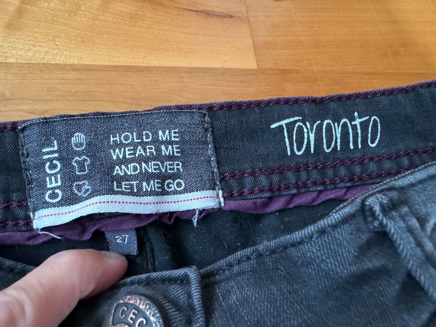 Cecil Jeans: Schwarze Jeans von Cecil Modell Toronto – Usato da Schüpbach venduto da 2ndHandRose 2