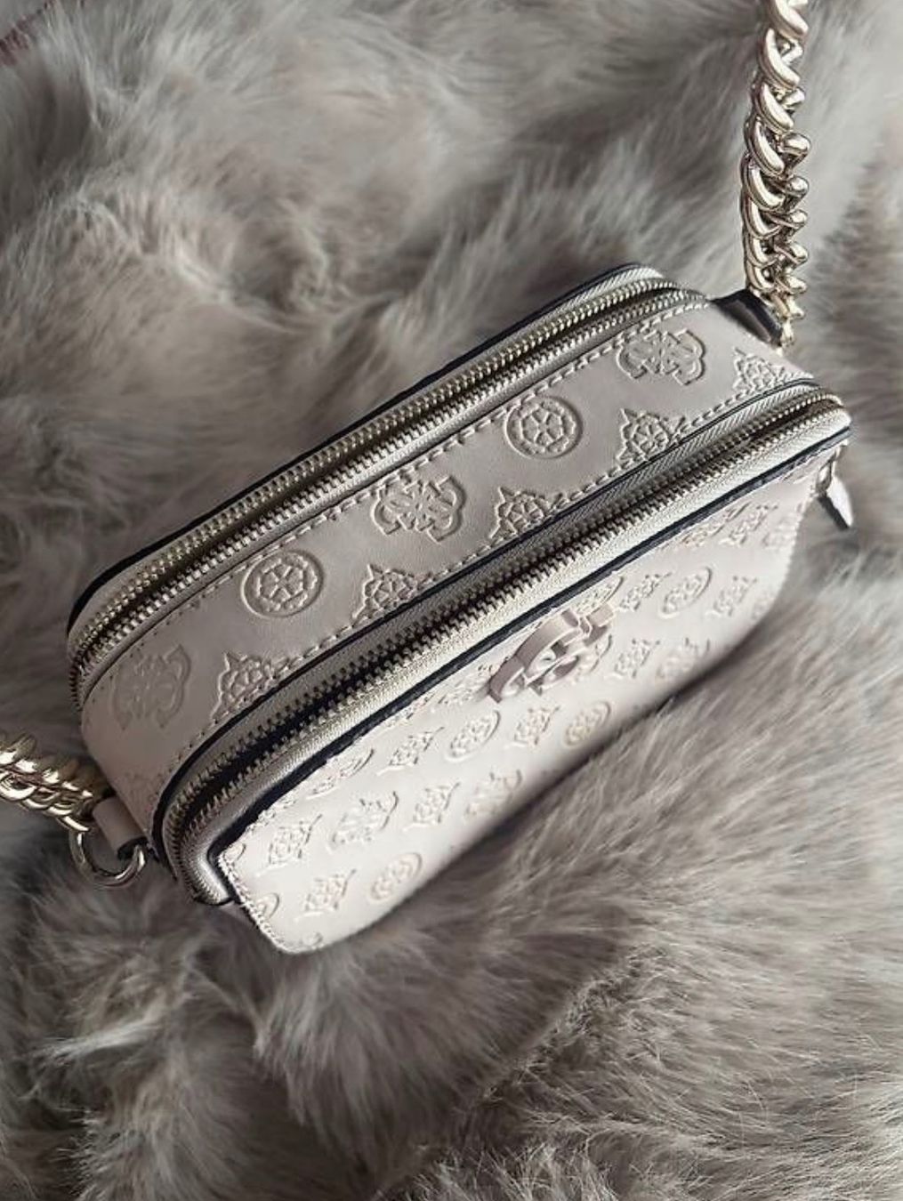 Guess Borse da donna: Guess Umhängetasche Rosa – Usato da Basel venduto da jvxmm 1