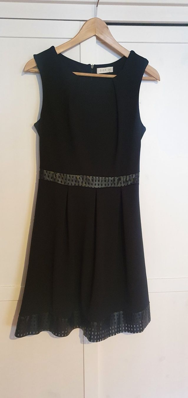 Vestiti: Schwarzes Cocktailkleid mit Kunstleder – Usato da Hüttlingen venduto da Thurgi85