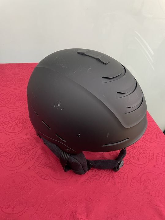 Uvex Helme: Kinder Uvex Skihelm schwarz 52-55cm Unfallfrei – Gebraucht aus Bergdietikon von antovale 1
