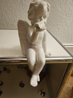 Engel aus Porzellan in Weiss