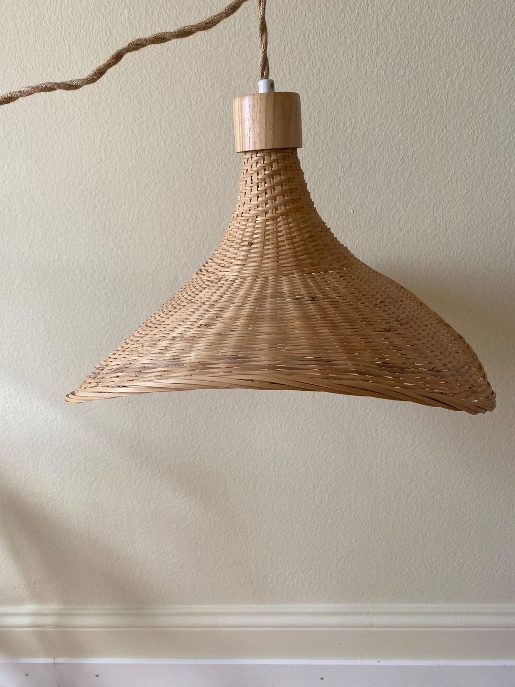 Kronleuchter & Deckenlampen: Hängelampe Rattan – Gebraucht aus St. Gallen von rut_2znq