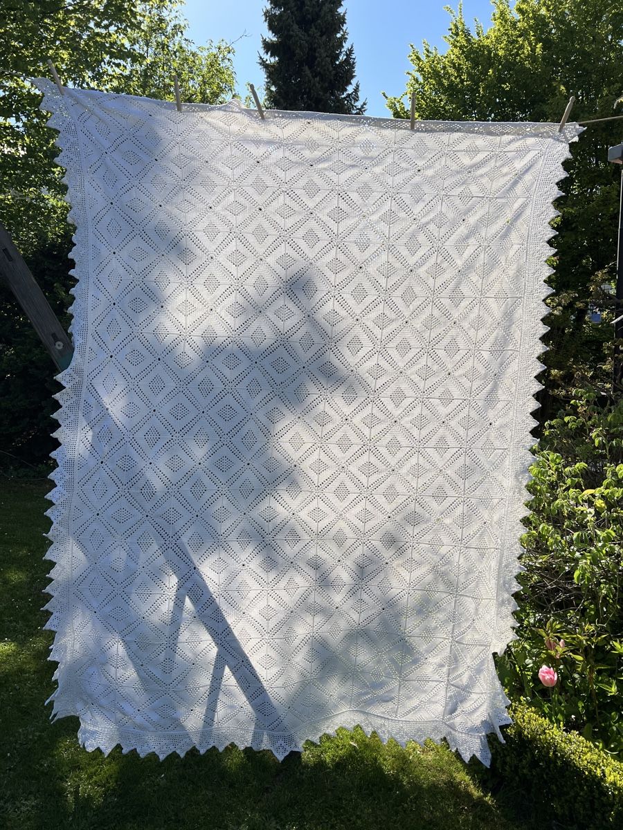 Biancheria da letto: Bettüberwurf 200x150 Häckeldecke – Usato da Sirnach venduto da dasrosahaus 1