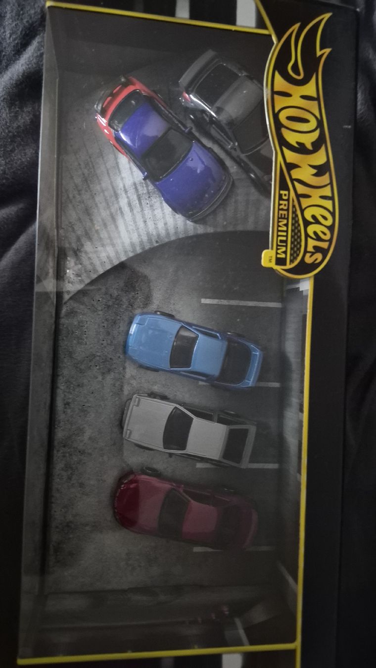 Hot Wheels Modellini d'auto: The Fast and Furios Hotwheels Diplay – Nuovo e nell'imballaggio originale da Jona venduto da Rdiaz77 1