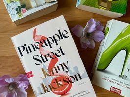 Debbie Macomber, Susan Mallery, Jenny Jackson, Lauren.....