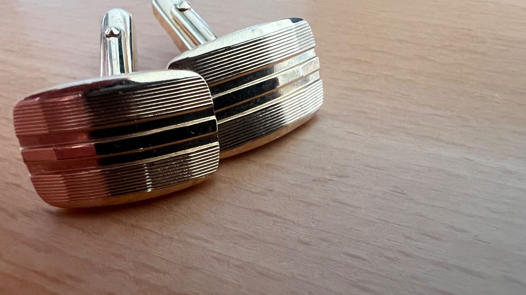Gemelli: Elegante Manschettenknöpfe, Goldfarben, – Usato da Schmerikon venduto da Kneisel 1