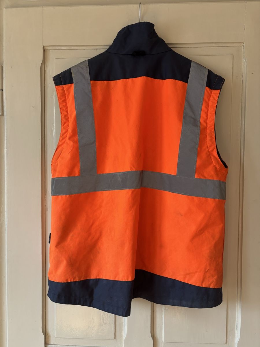 Gilets & Westen: Warnschutz Veste Gr. M Orange – Gebraucht aus Lyss von PlaneSpotter 1