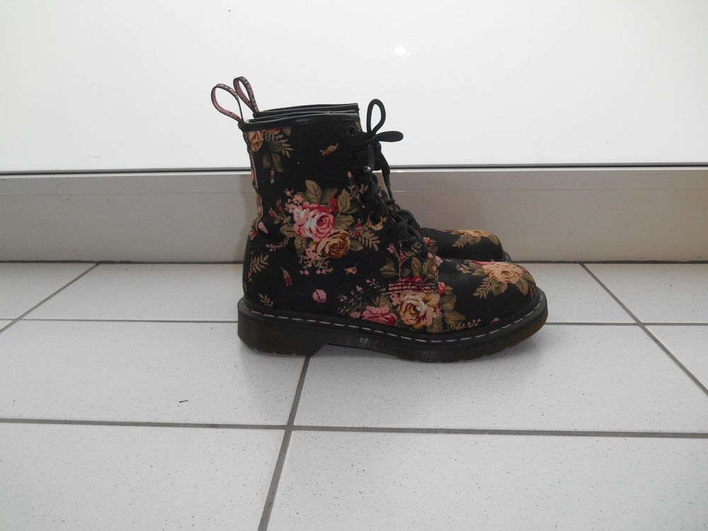 Dr 2024 martens 11821