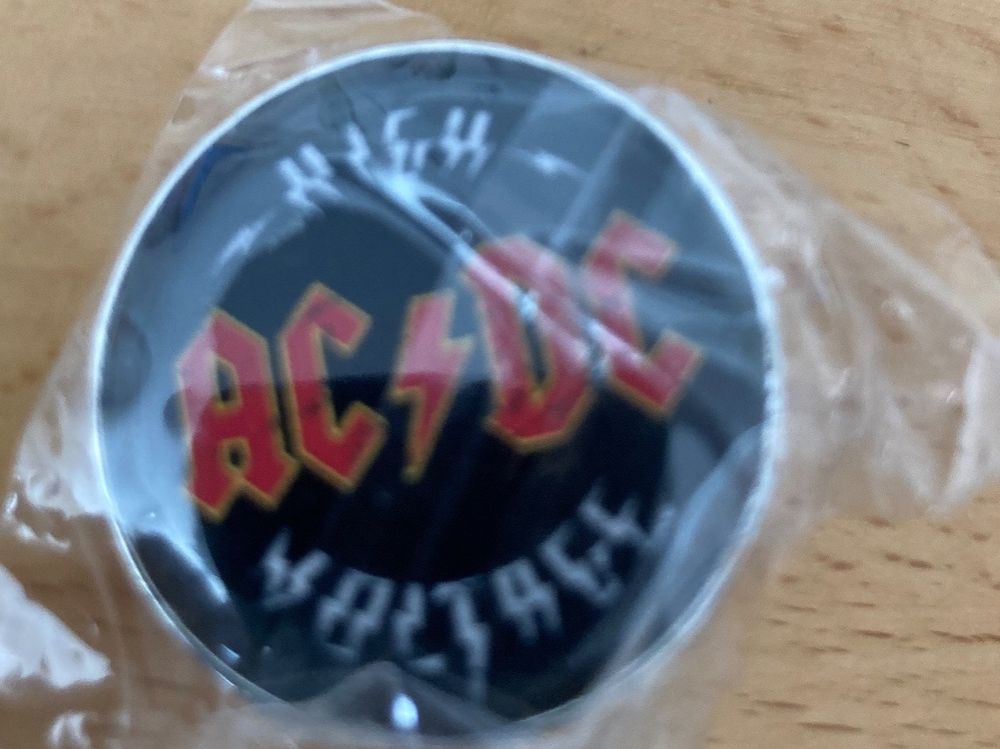 AC/DC Pin Anstecker Punk Rock Metal Pop (Neu (gemäss Beschreibung)) in ...