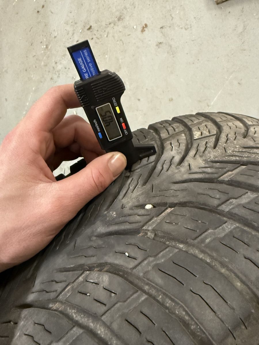 Nokian Pneumatici & Ruote complete: Winterreifen 225/65R16C – Usato da Engwilen venduto da Marco959 2