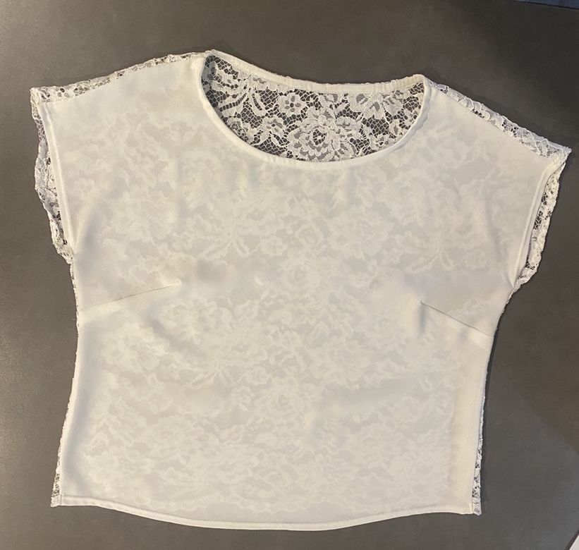 T-Shirts: T-shirt unique devant viscose dos dentelle – Neu (gemäss Beschreibung) aus Granges VS von avm_mj7b