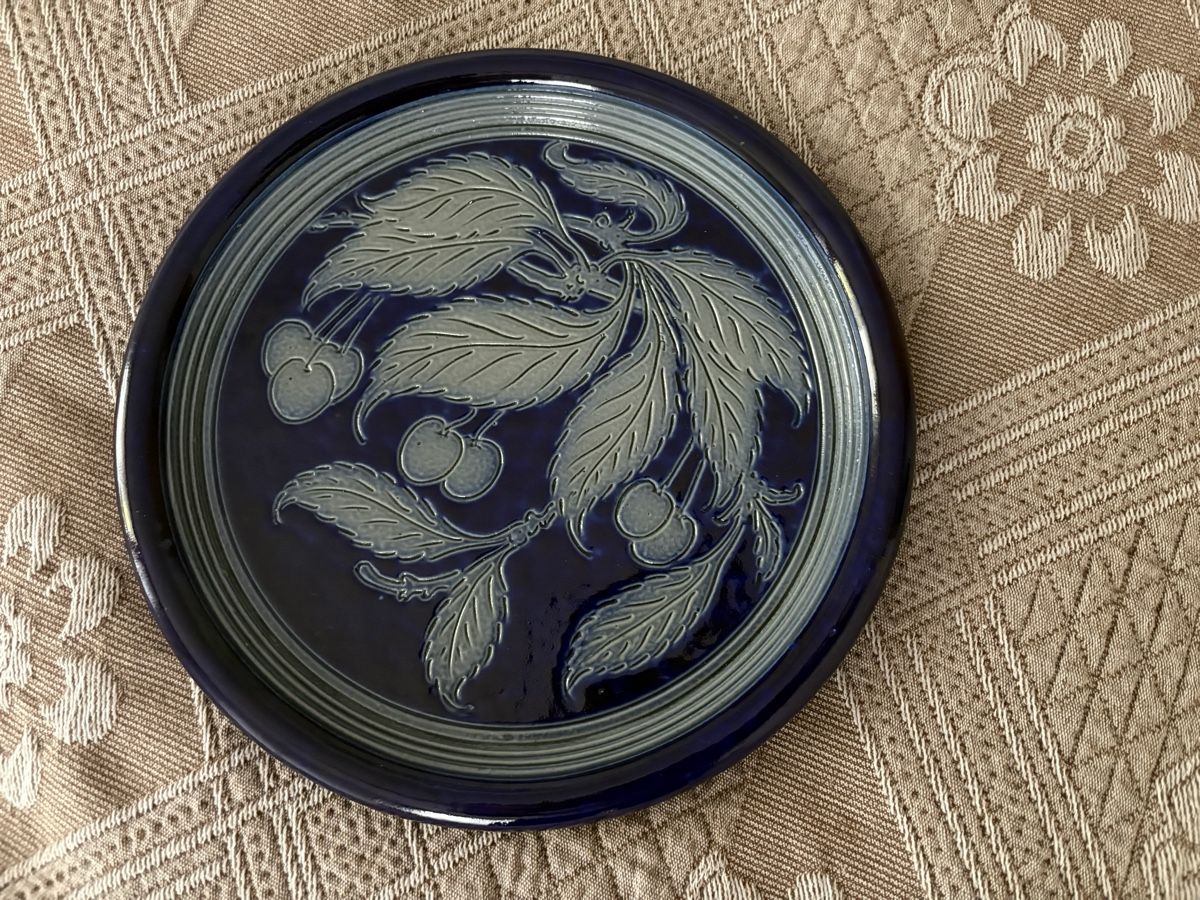 Assiettes: Assiette en grès d Alsace Betschdorf signé – D'occasion à Zweisimmen par Domii 4