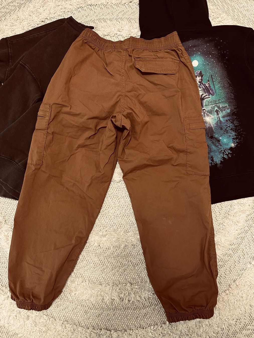 Kleiderpakete & -sets: Hose, Pulli-Stranger Things H&M Kinderkleidung 8-10 J – Gebraucht aus Basel von iulia_haul 3