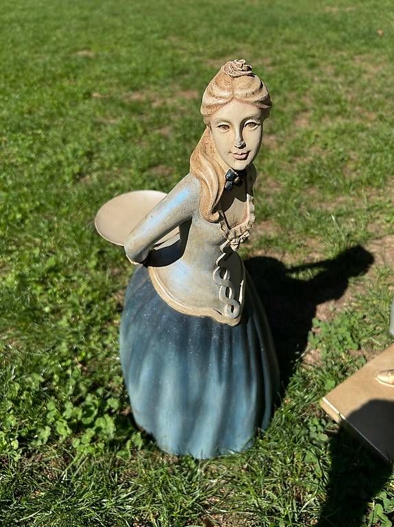 Statuette: zwei Figuren Herzenhalter – Usato da Luzern venduto da lou4444 2
