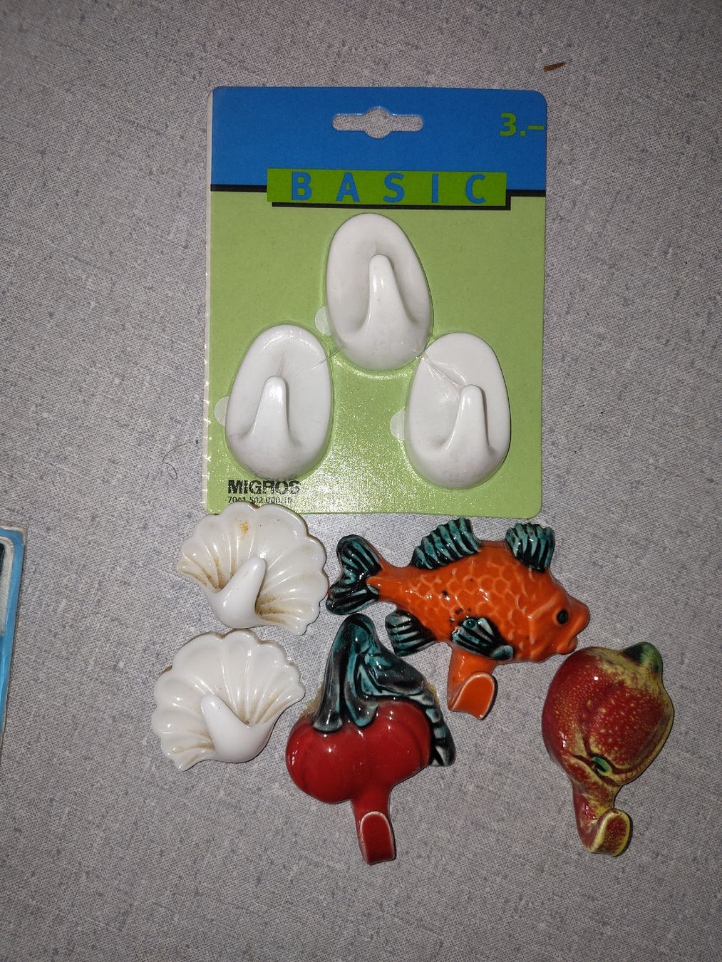 Ferramenta: Wandhaken Set, Vintage Keramik, Migros Basic, 6 Stk. – Usato da Leibstadt venduto da Baldireg