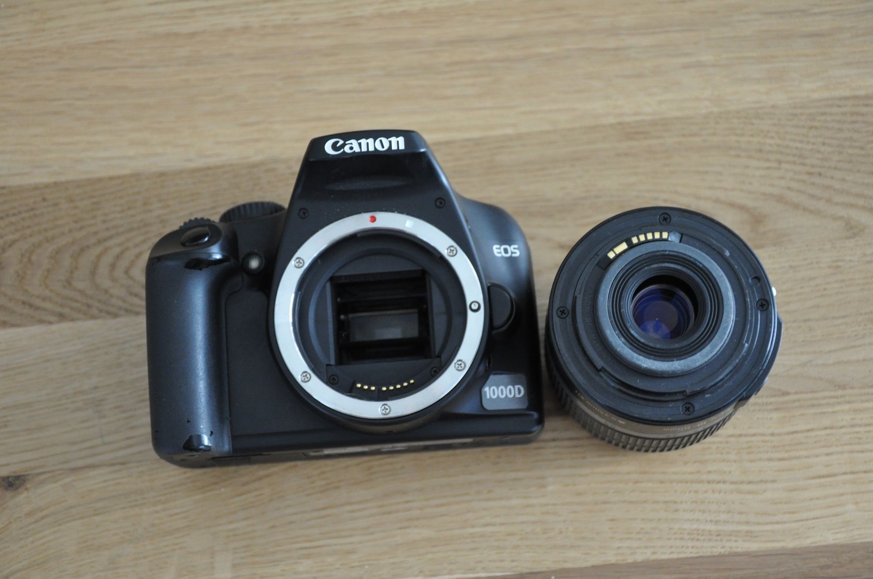 Canon Kamera: Canon EOS 1000D Digitalcamera mit Objektiv und Zubehör – Gebraucht aus Muttenz von mogia01 2