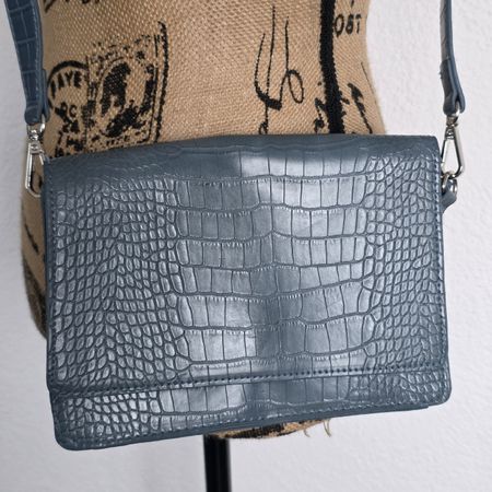 Handtasche in Kroko-Optik, neu, tolle Farbe!