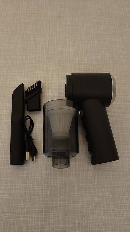 Aspirateurs & Accessoires: Kompakter Mini-/ Auto-Staubsauger – D'occasion à Bern par wade99 1