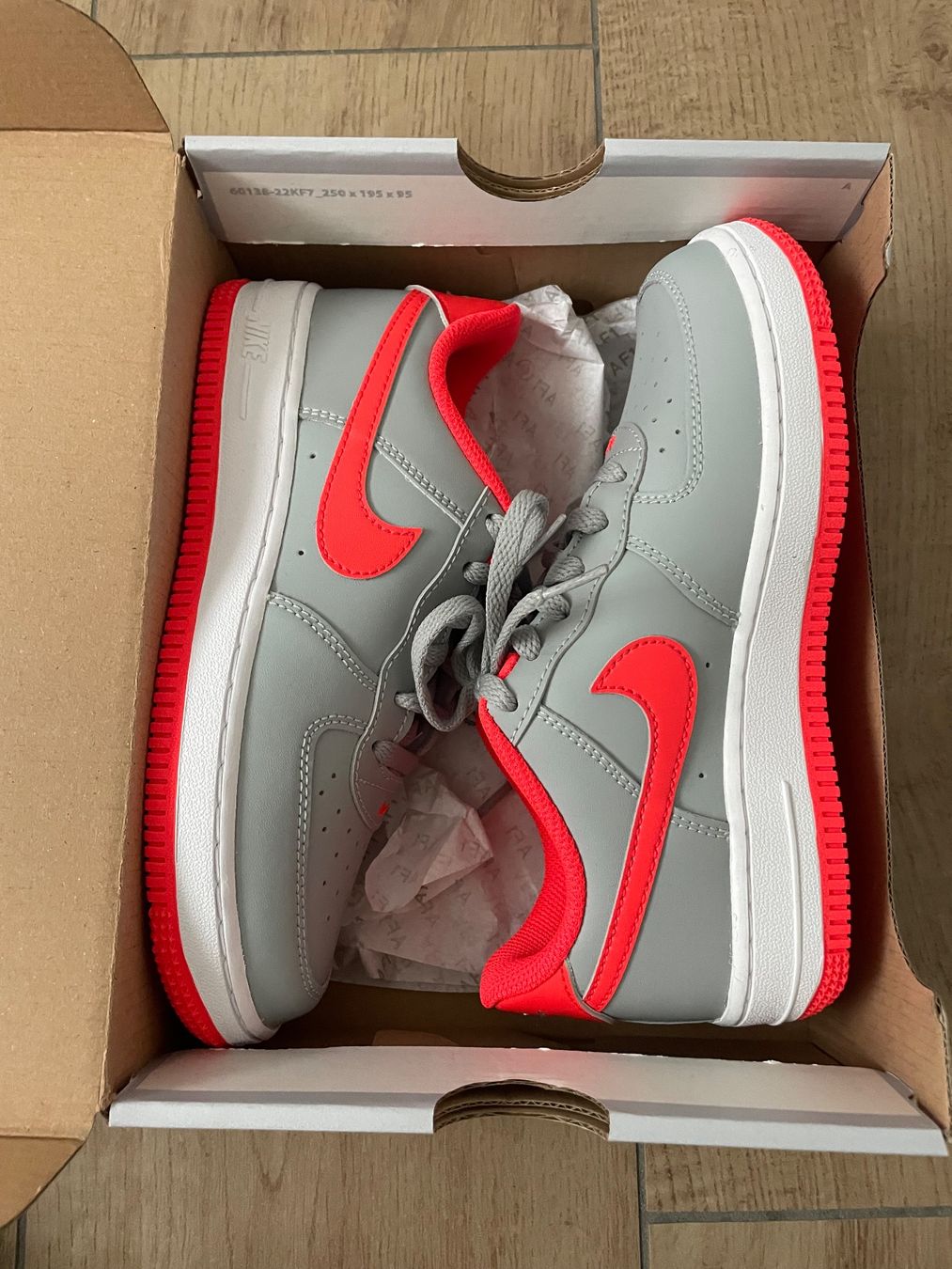 Nike Scarpe per ragazzi: Nike Air Force 1 Gr. 34 NEU – Nuovo e nell'imballaggio originale da Waltenschwil venduto da hansnine 6