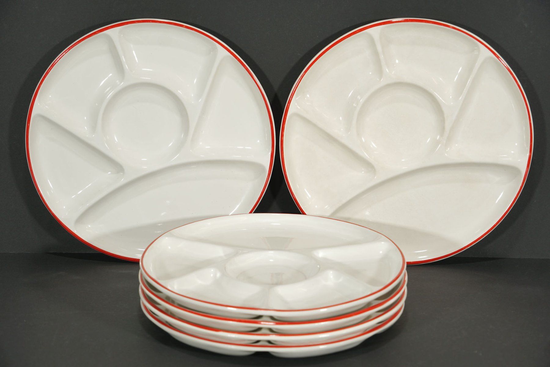 Set di piatti: Vintage Emaille Pfännli mit 6 Chinoise / Bourguignon Teller – Usato da Meggen venduto da Trouvaillen 2