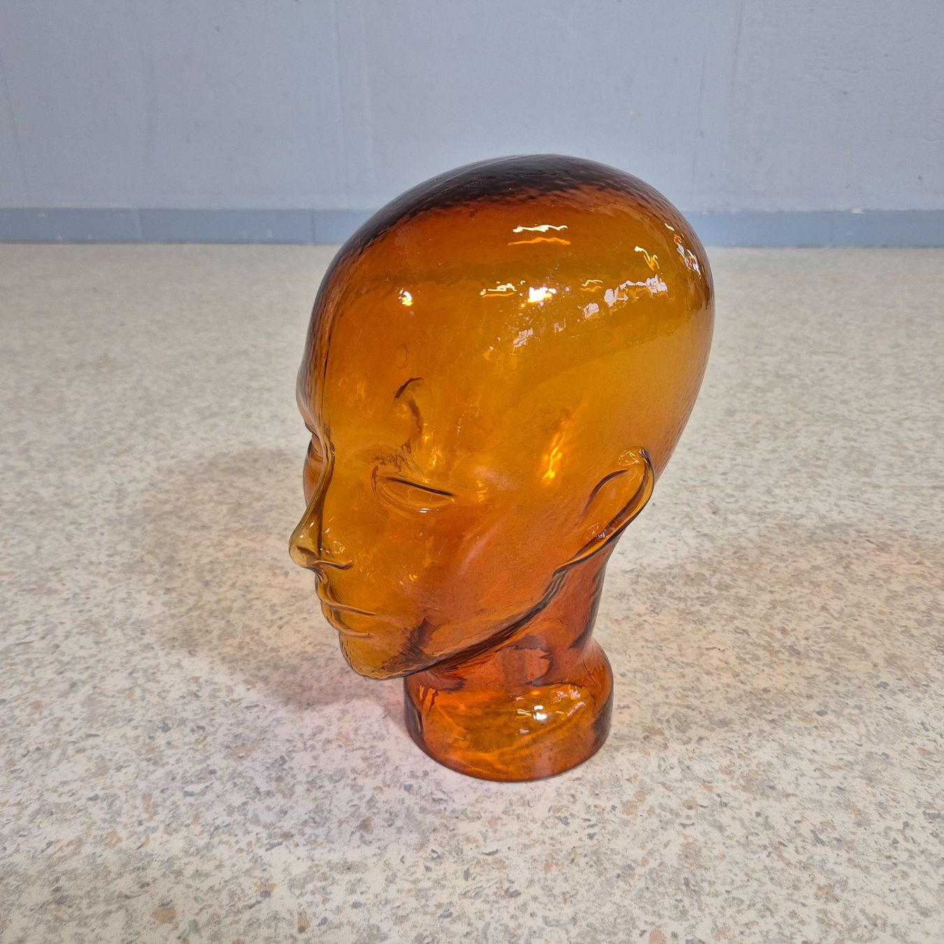 Sculture & Statue: Glaskopf Hutständer Kopf aus Glas orange – Usato da Nottwil venduto da Wondewa-Shop 3