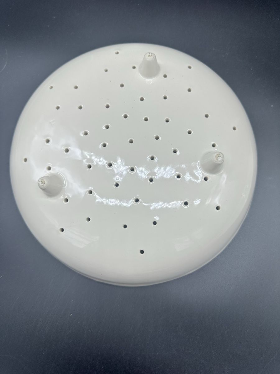 Ciotole: Delft Berry Strainer & Under Plate – Usato da Villmergen venduto da JacRon 3