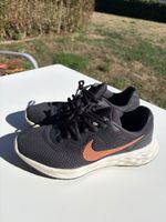 Nike Laufschuhe schwarz orange gebrauchter Zustand