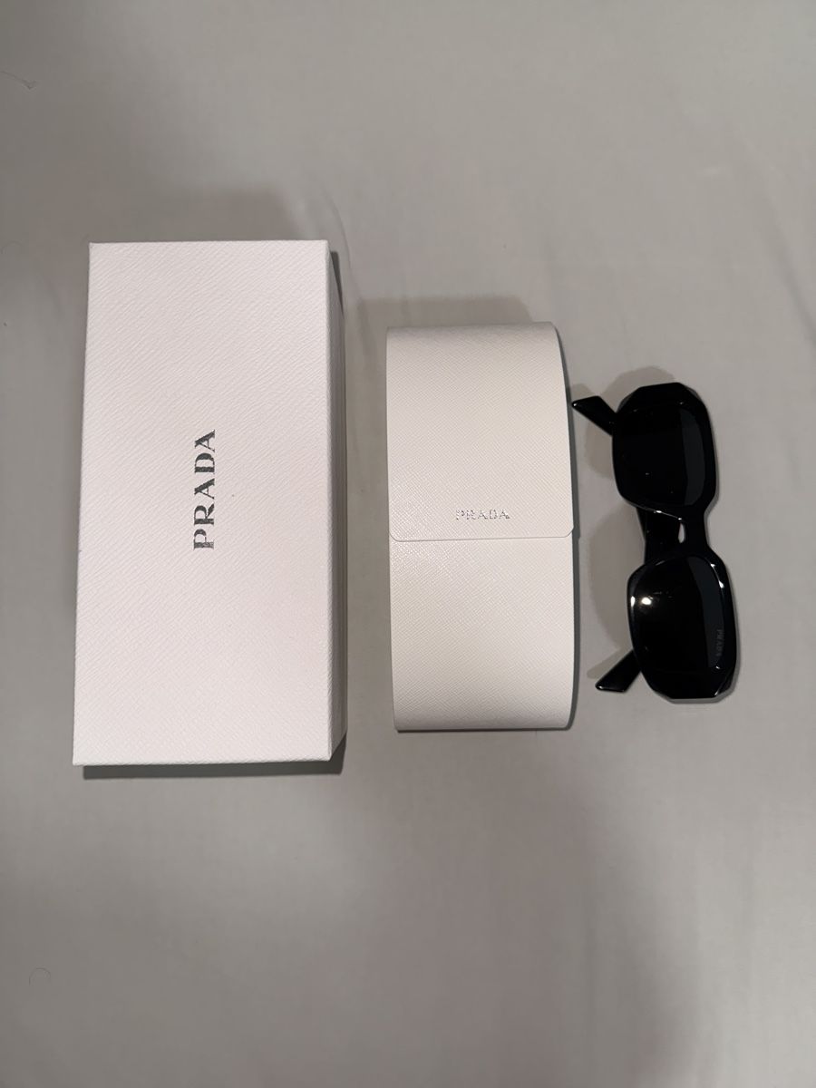 Prada Occhiali & Lenti: Sonnenbrille PRADA schwarz mit Etui – Usato da Köniz venduto da kaz_s2nn 2