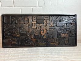 Buchstabenbild im Stil Fleury Pop Art Holz