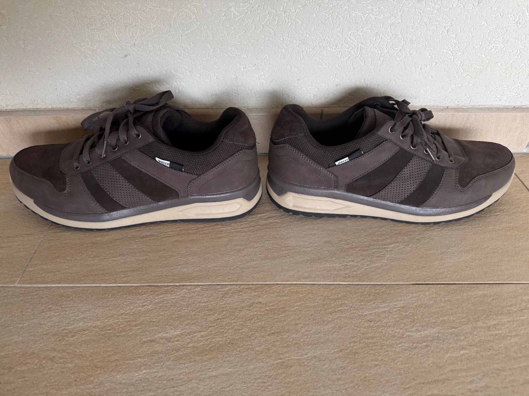 Chaussures hommes: Sneakers waterproof Watson’s, p.44 – Neuf (Voir description) à St-Gingolph par GoldenKeys 5