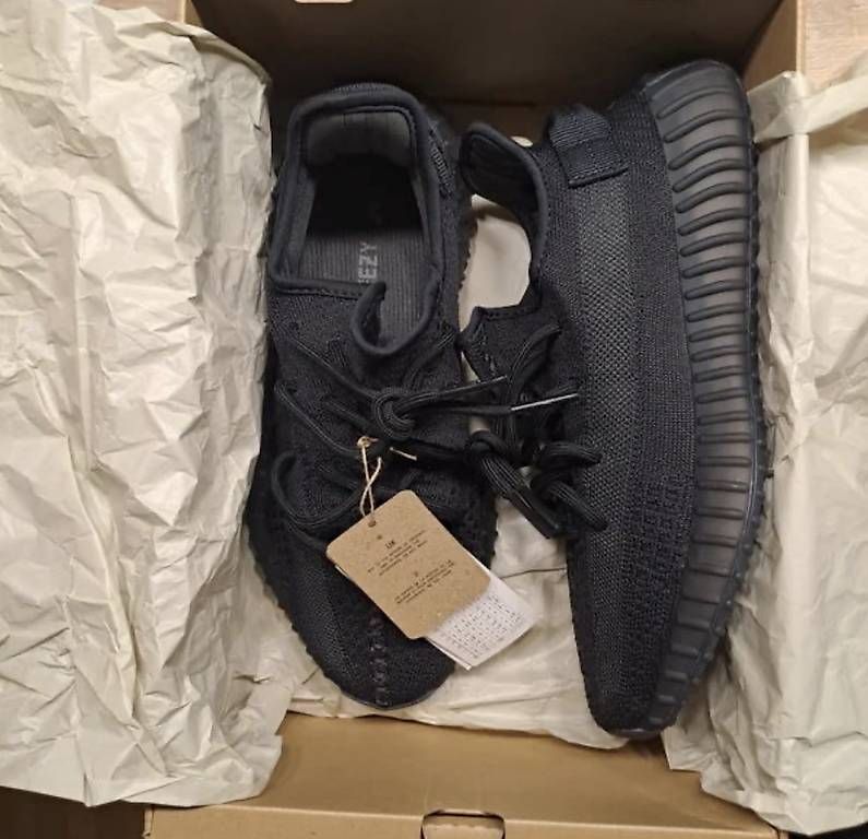 Scarpe da uomo: Adidas Yeezy Boost 350 V2 Onyx – Nuovo e nell'imballaggio originale da Elsau venduto da mor1ano 1