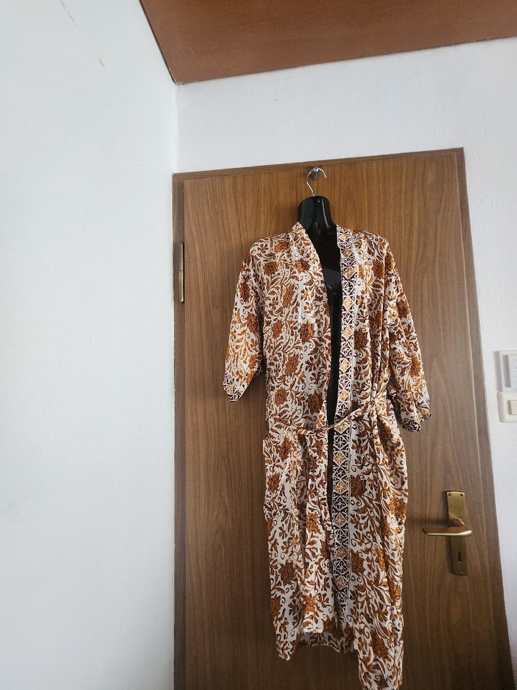 Art international: Robe Kimono 100% Soie T.U – D'occasion à Niedergösgen par Eva2410 1