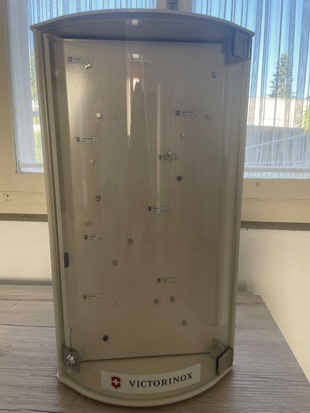 Victorinox Coltelli tascabile: Sammlervitrine für Sackmesser – Usato da Tennwil venduto da Foxcat 1