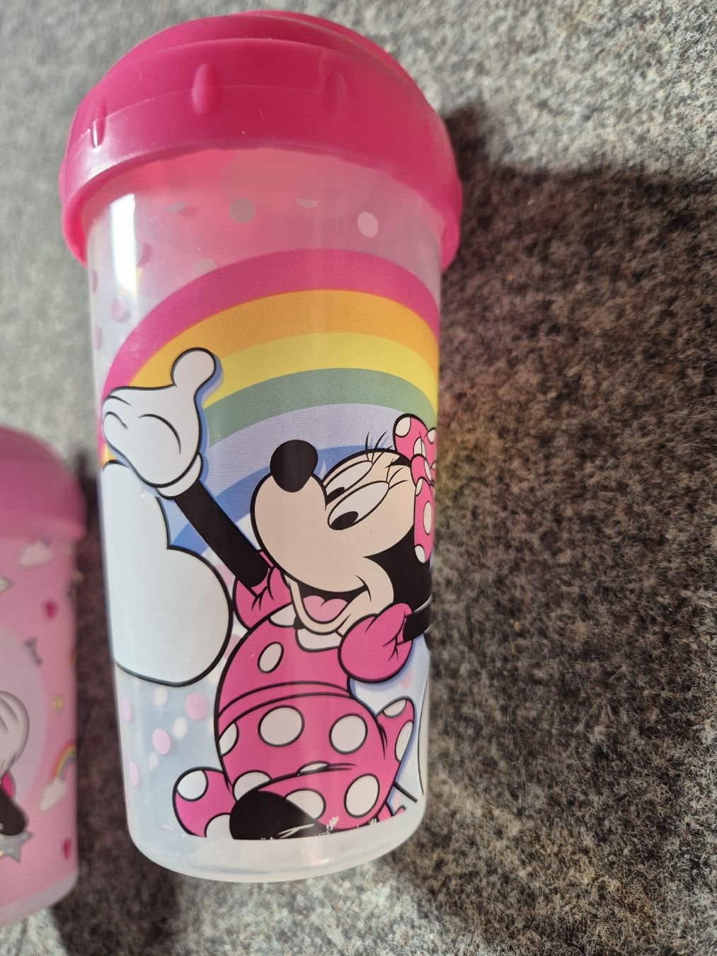 Bicchieri: Lot de 2 gobelets Minnie Mouse – Usato da Yverdon-les-Bains venduto da somiou 2