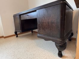 Antiker Schreibtisch aus Holz mit Schubladen gebraucht