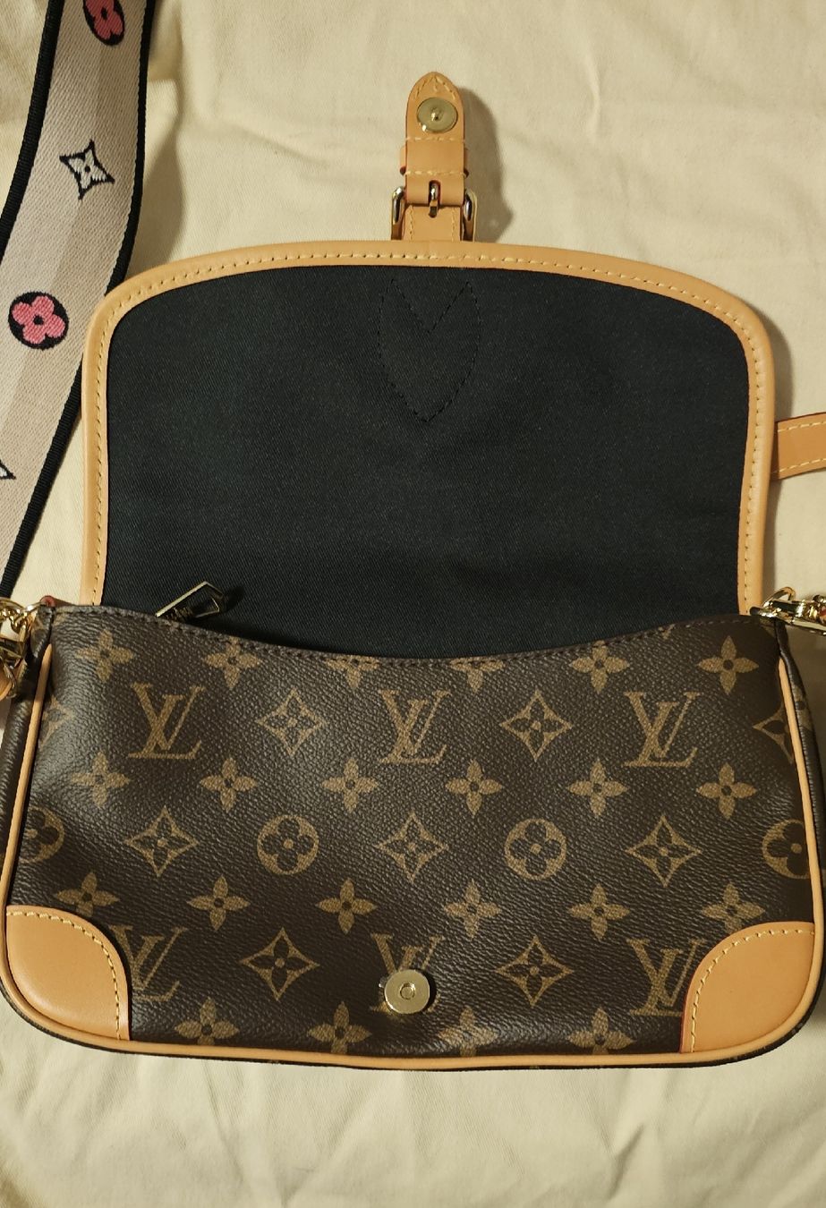 Louis Vuitton Borse da donna: Louis Vuitton Diane – Nuovo (secondo la descrizione) da Weite venduto da jes_57jk 5
